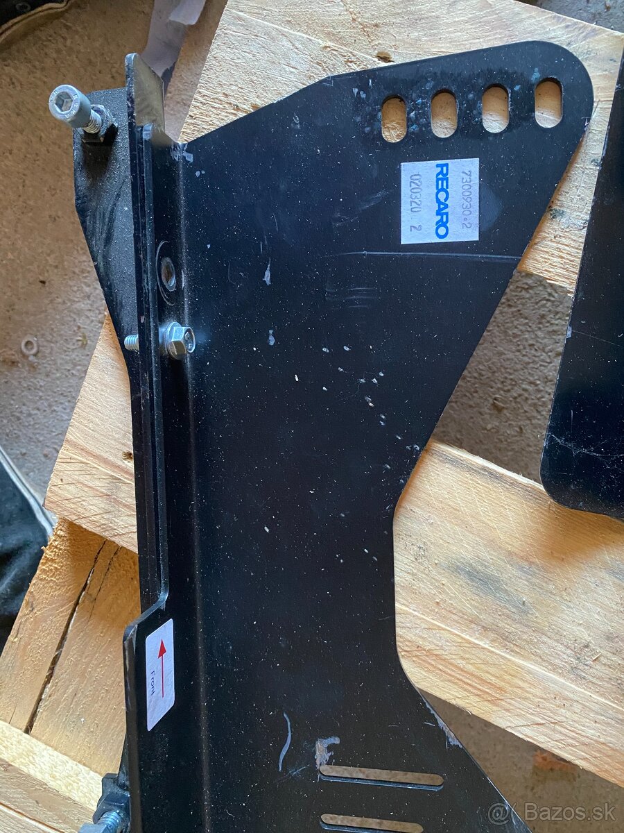 PREDAM drziaky sedaciek RECARO BMW - 5