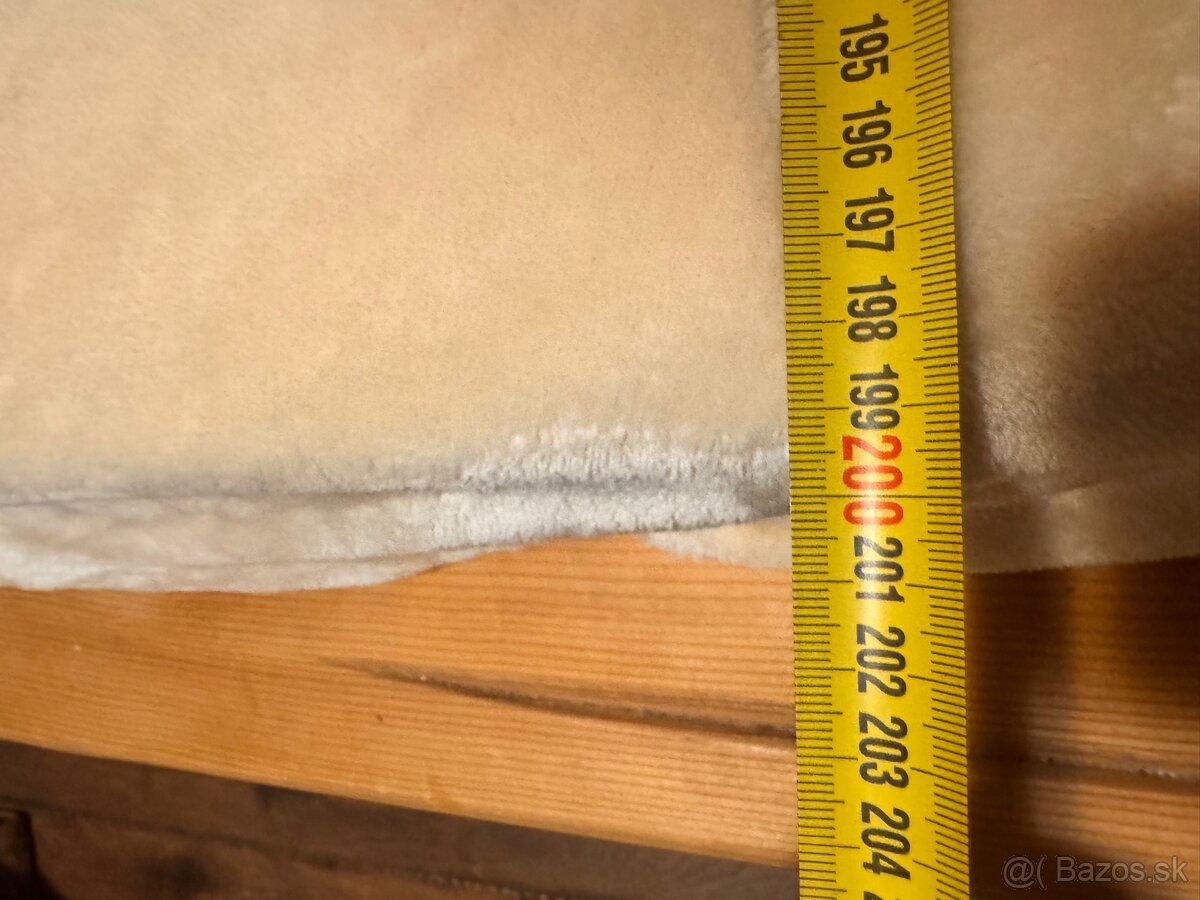 Predali masívnu posteľ aj s matracom - 5