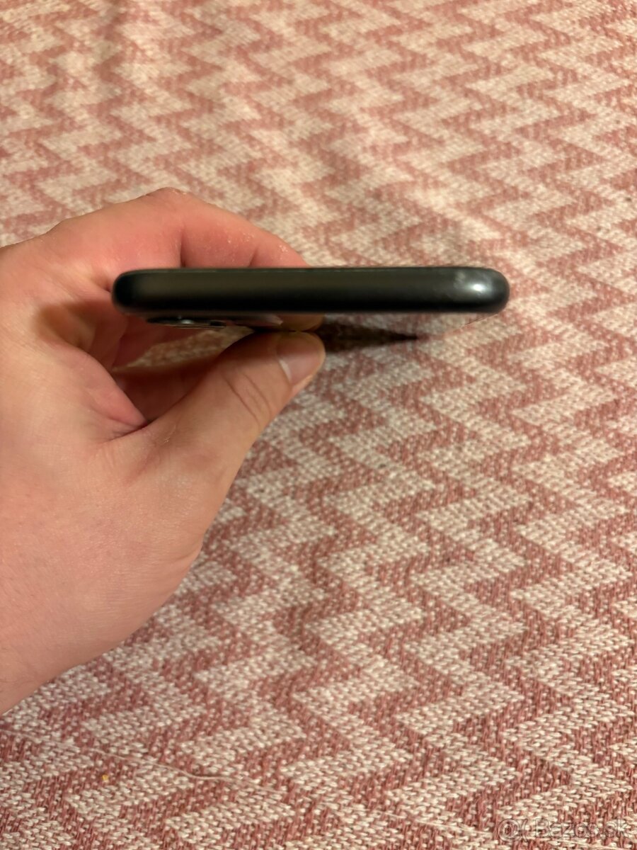 Telefón IPhone 11 - 5