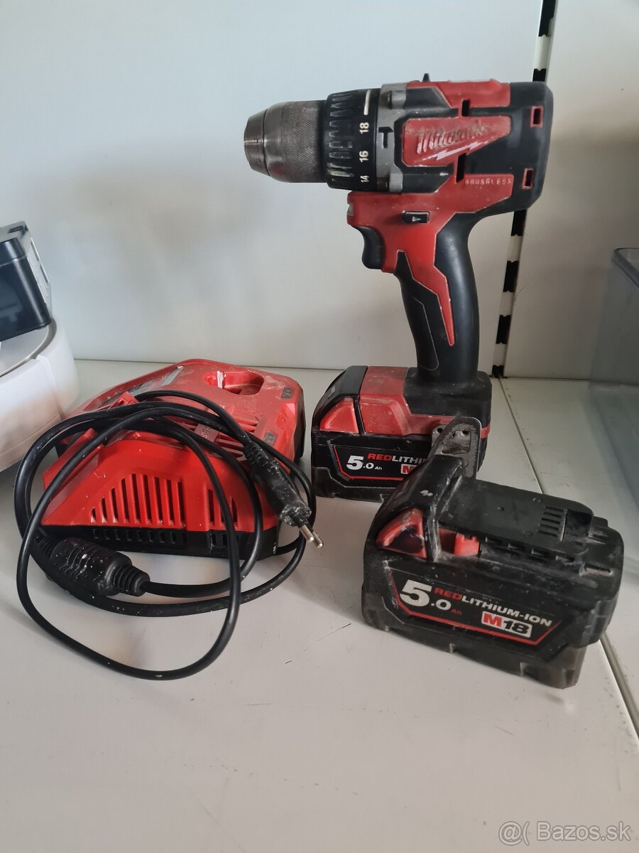 Aku vŕtačka s príklepom Milwaukee - 5