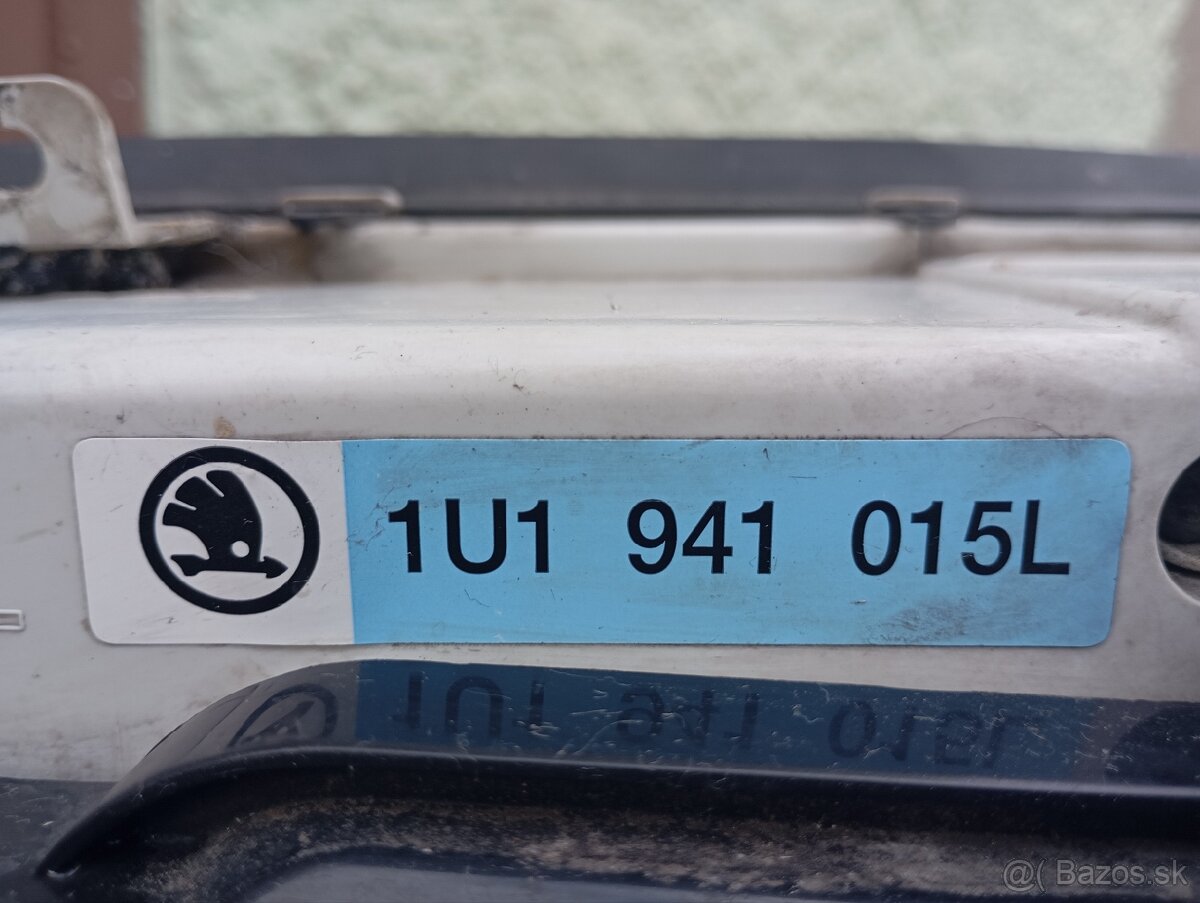 Škoda Octavia I predné svetlomety - 5