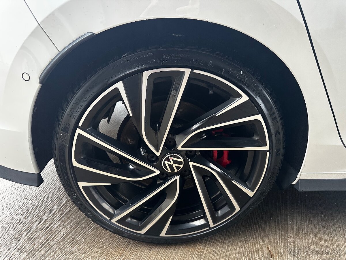Volkswagen Golf VIII GTI - 5