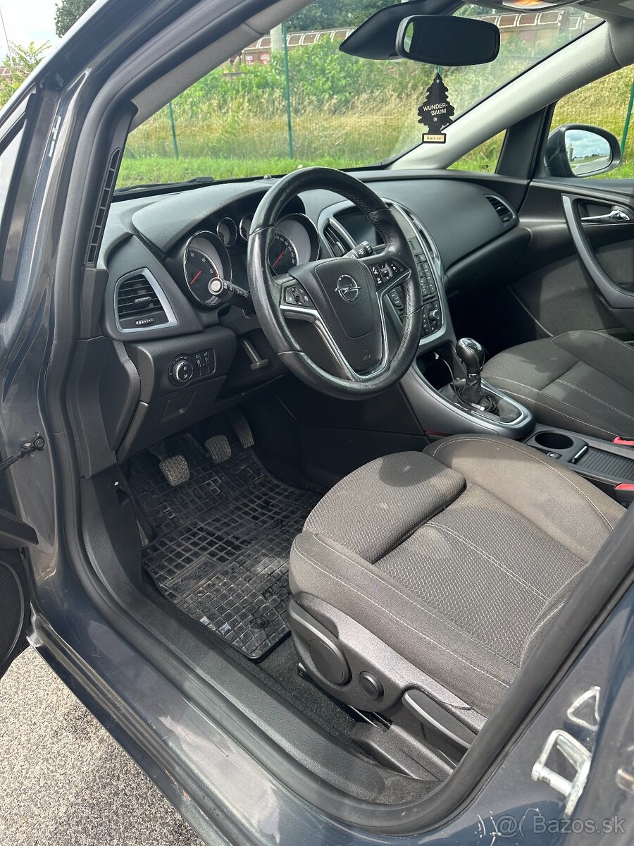 Predám Opel Astra Tourer Combi 1.6CDTi - 5