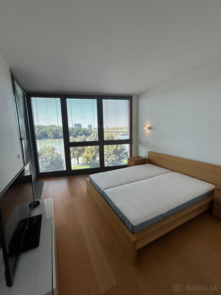 2i Luxusný byt priamo na nábreží Dunaja v Eurovea - 5