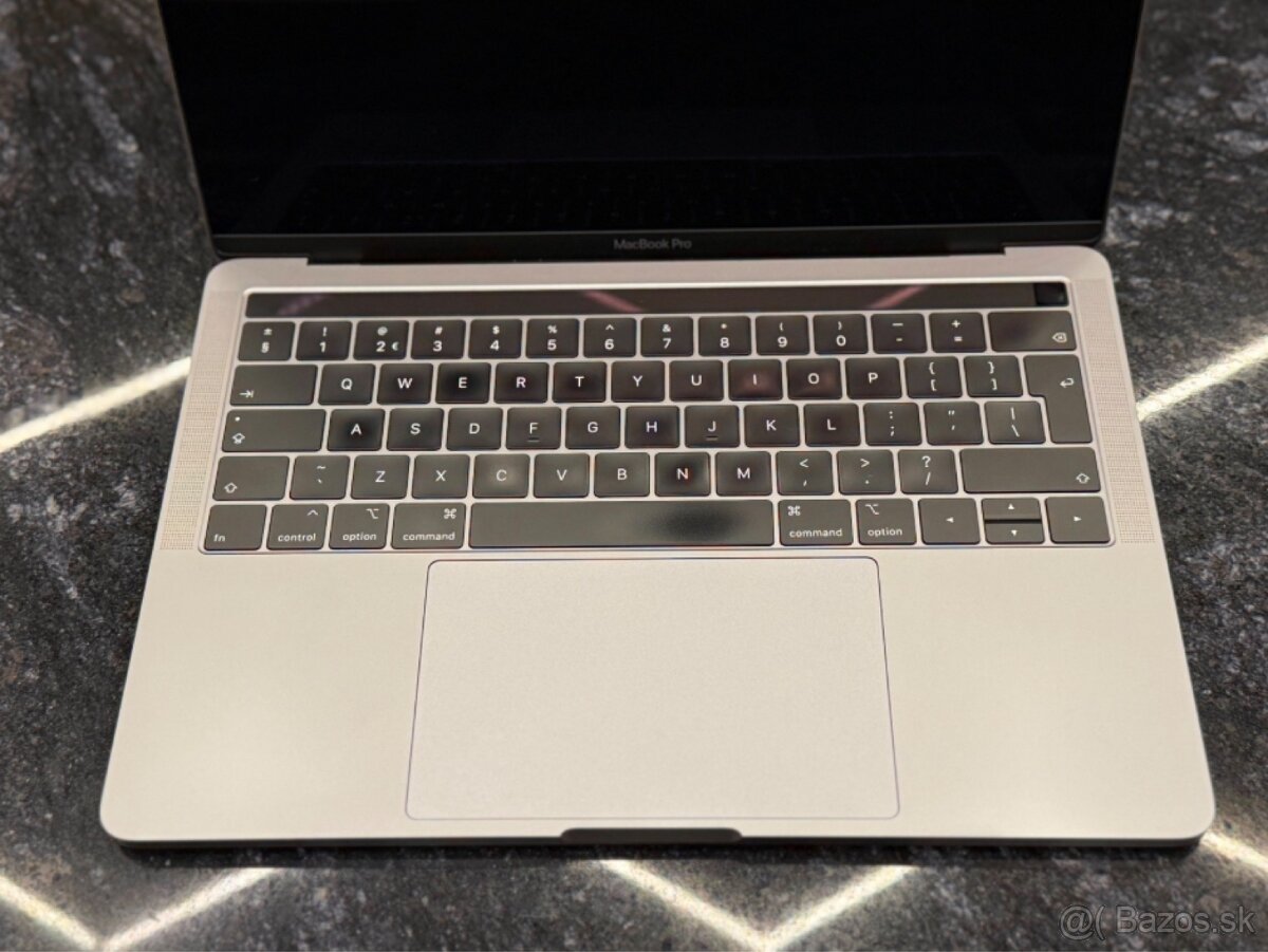 Apple MacBook Pro A1989 - 5