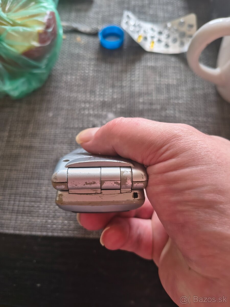 Sony Ericsson Z600 - 5