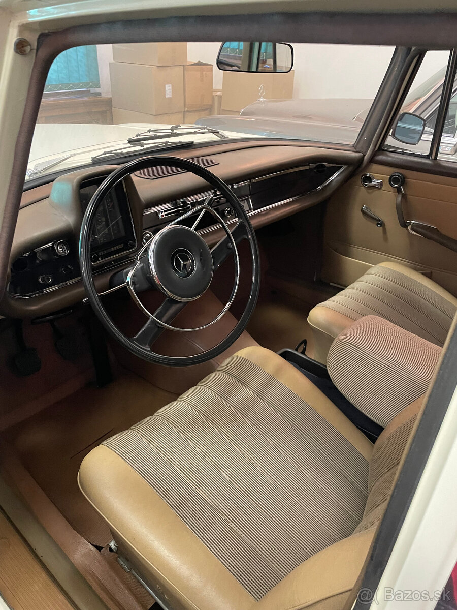 Mercedes 110-200 D - 5