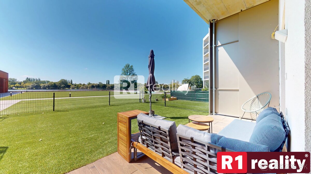 Na prenájom 2 izbový byt 45 m2 + terasa 15 m2 + 30 m2 predzá - 5