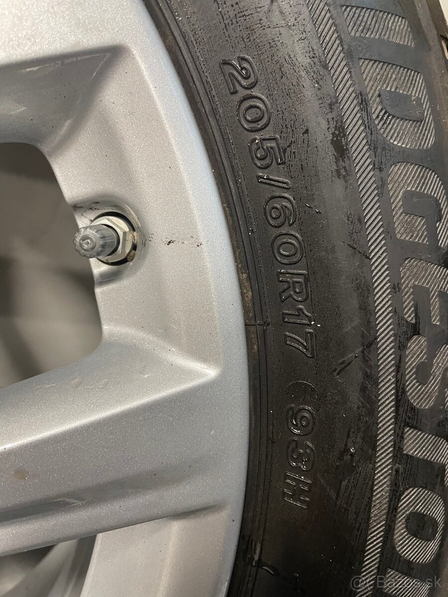 5x112 R17 6,5J ET39 BMW + 205/60 R17 zimné - 5