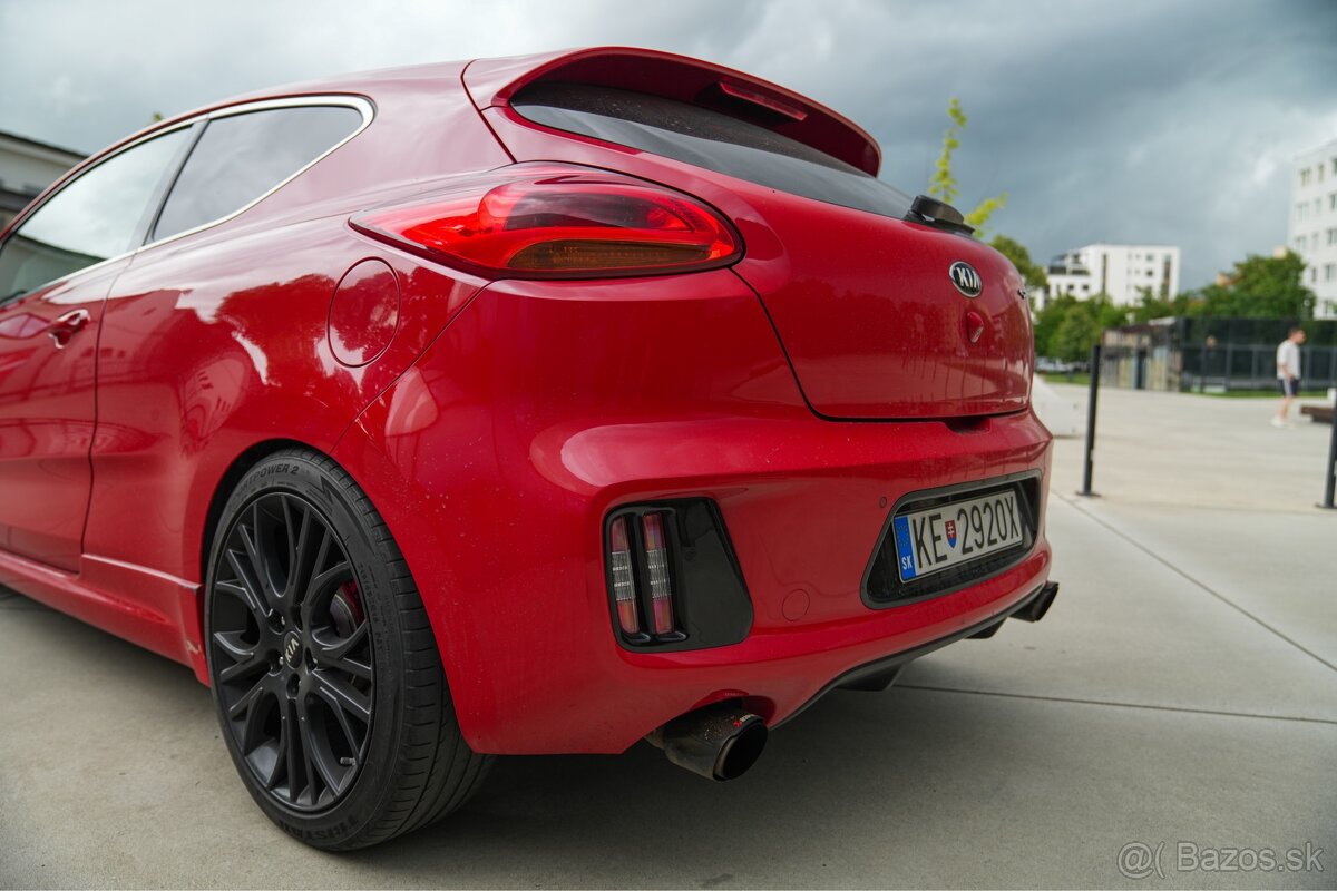 Kia ProCeed GT - 5