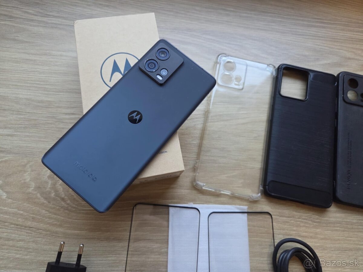 Motorola Edge 30 Fusion, cierny, kryty, skla - 5