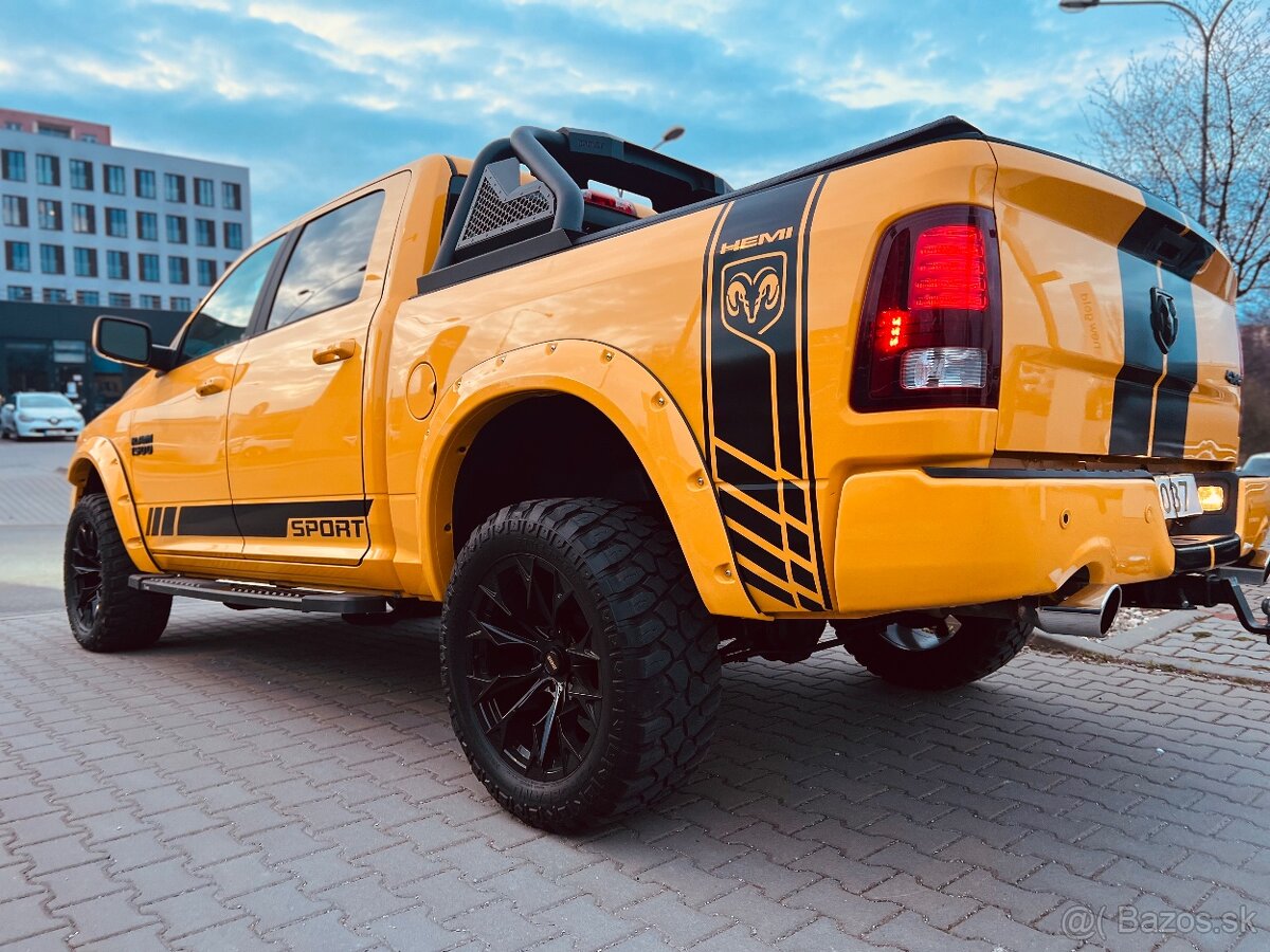 Dodge ram 5.7 HEMI 4x4 TOP MODEL - 5