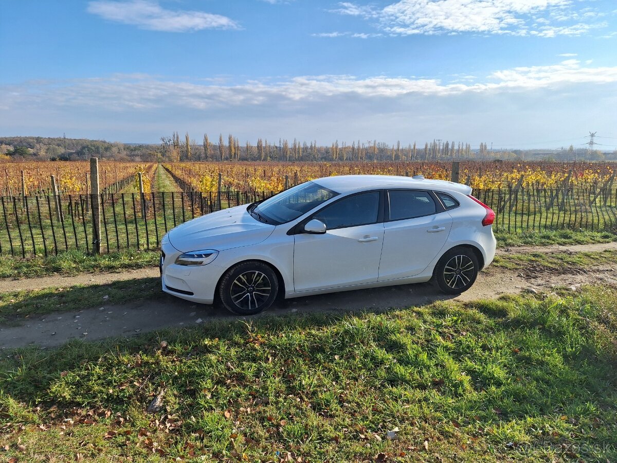 Volvo V40 D3; 2.0 diesel; Manual; r.v. 2018; Bratislava - 5