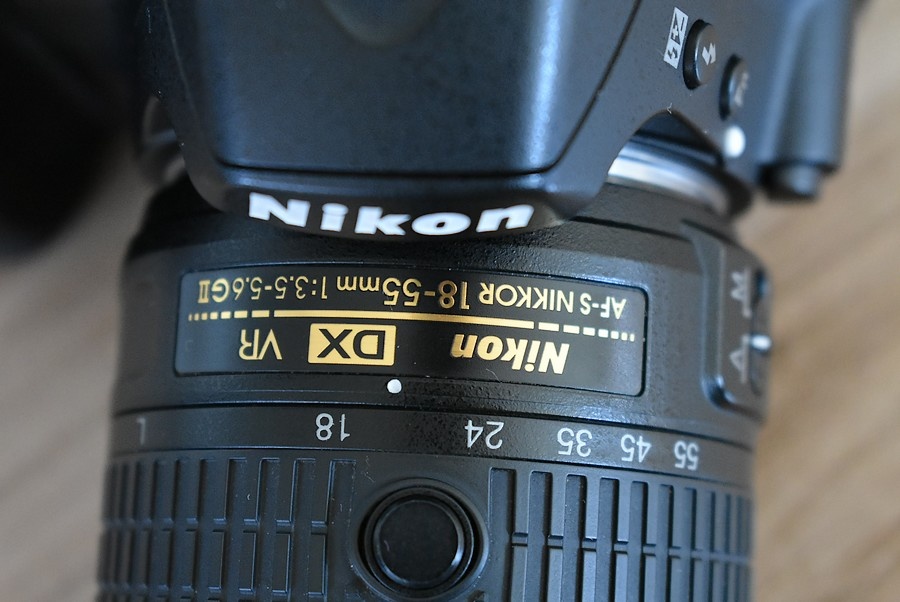 Nikon d3200 s VR AF 18-55 + brasna - nafotene 17 tisic.sn. - 5