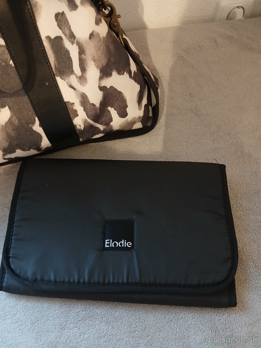 Séria Elodie details Wild Paris - 5