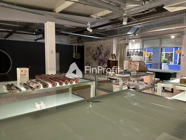 Na prenájom obchodné priestory so zvýhodneným nájomným vo vý - 5