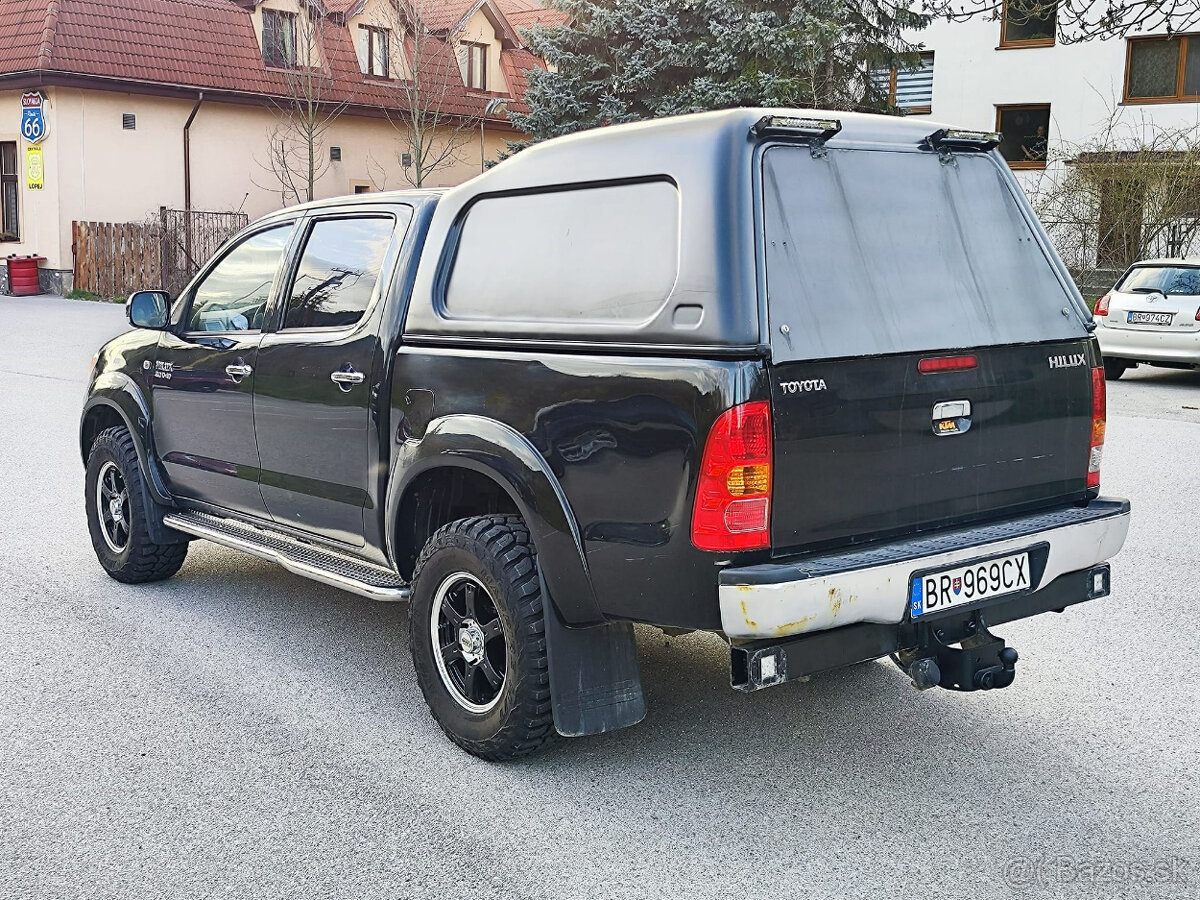Predám Toyotu Hilux 4 WD 3.0TD 126,0 KW