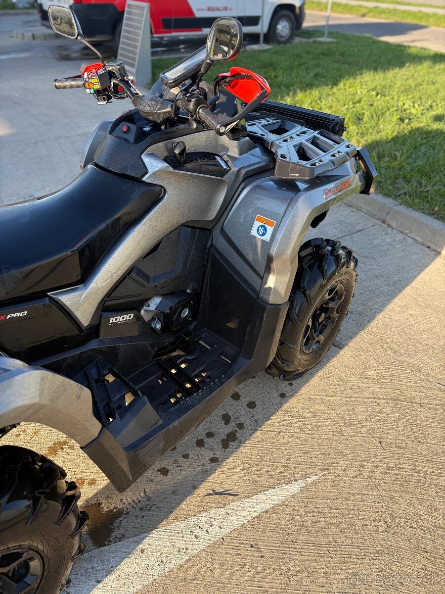 Can-Am Outlander max 1000