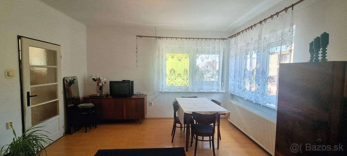 Rodinný dom s veľkým pozemkom na predaj v obci Malinovo - 5