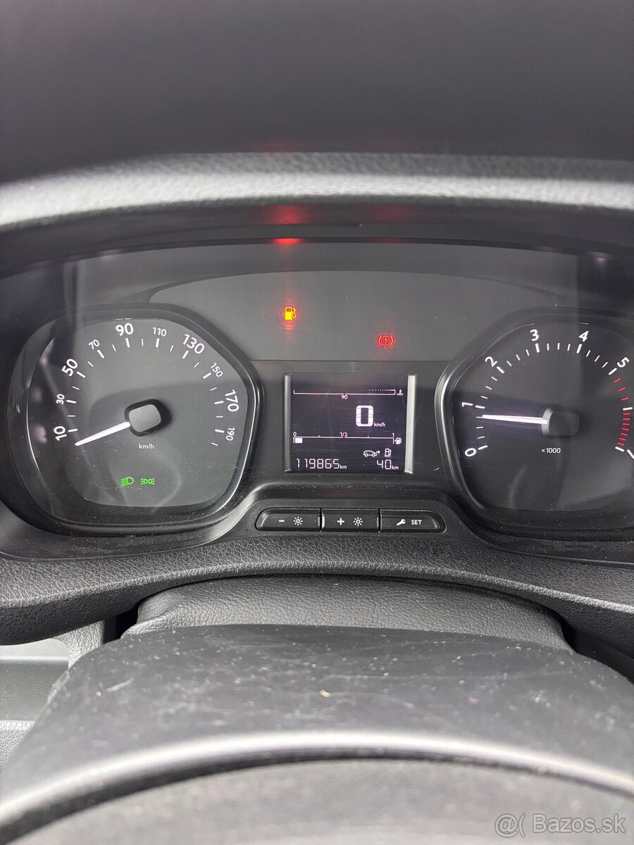 Citroen Jumpy Comby 1,5 BHDi 88kw r.2019 9miestne - 5