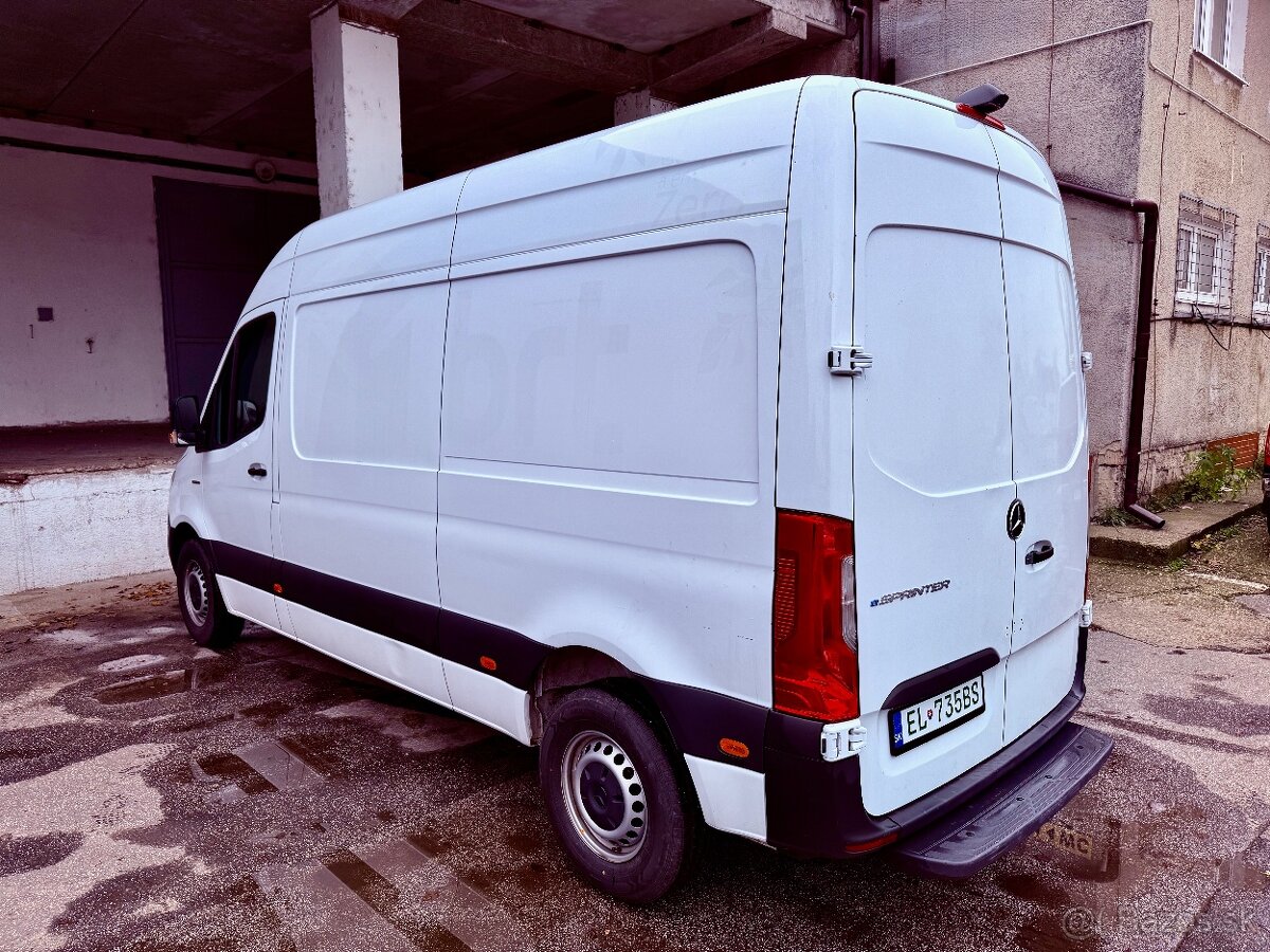 Bezproblémový prenájom dodávky s automatom v Bratislave - 5