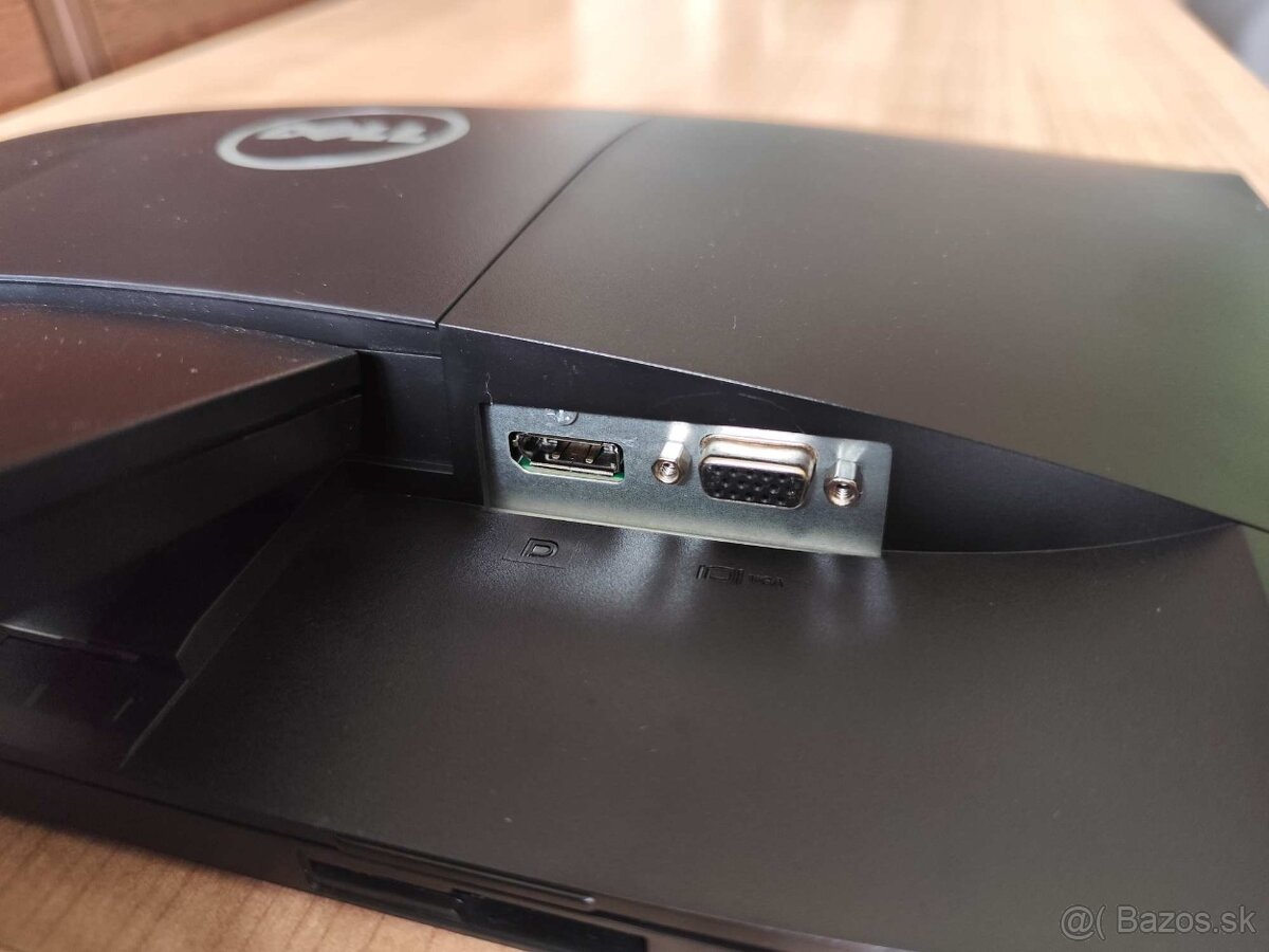 ✔️ usporny LED LCD monitor 19" VGA DP - 5