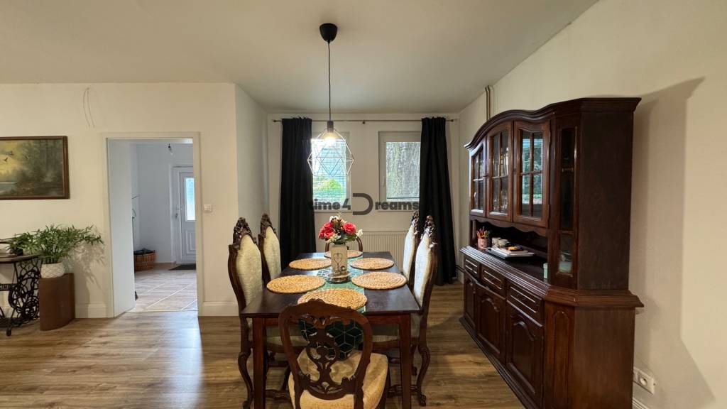 NA PREDAJ 9 izbový rodinný dom v obci Cabaj Čápor - 5