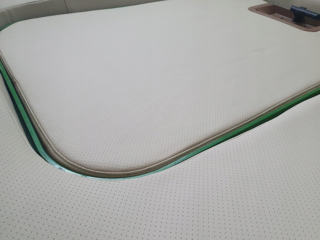 Čalúnenie strechy kabíny John Deere 6000 - 5