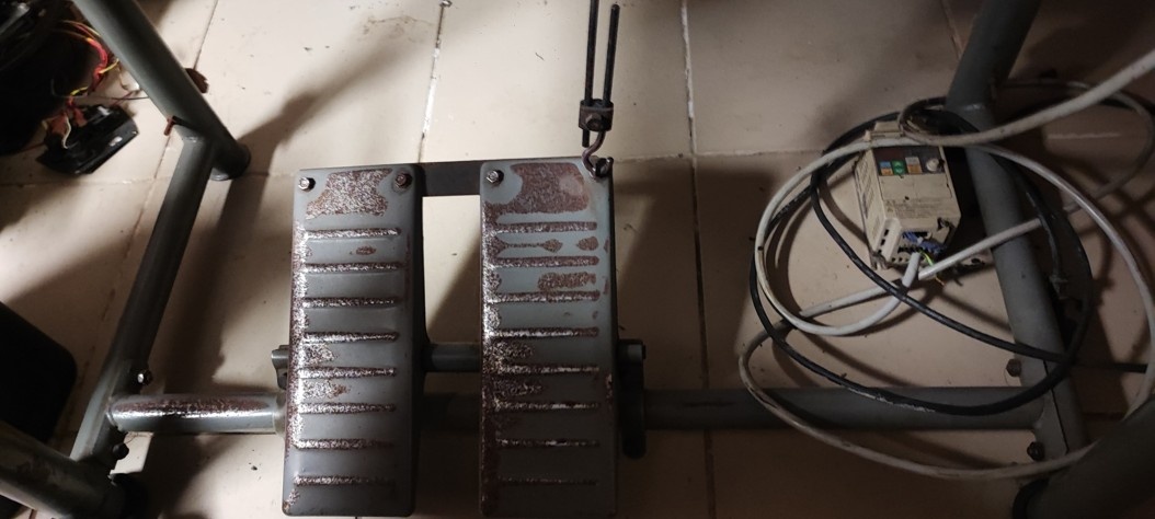 Šijací stroj Minerva dvojihlovka - 5