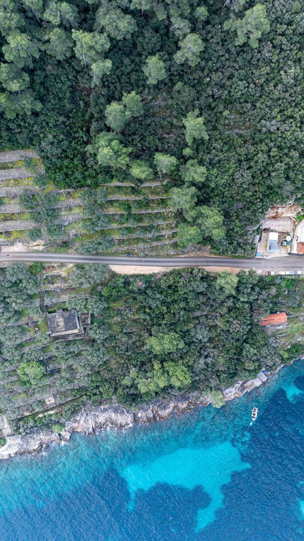 Pozemok s výhľadom na more a súkromným lesom – jedinečná kom - 5