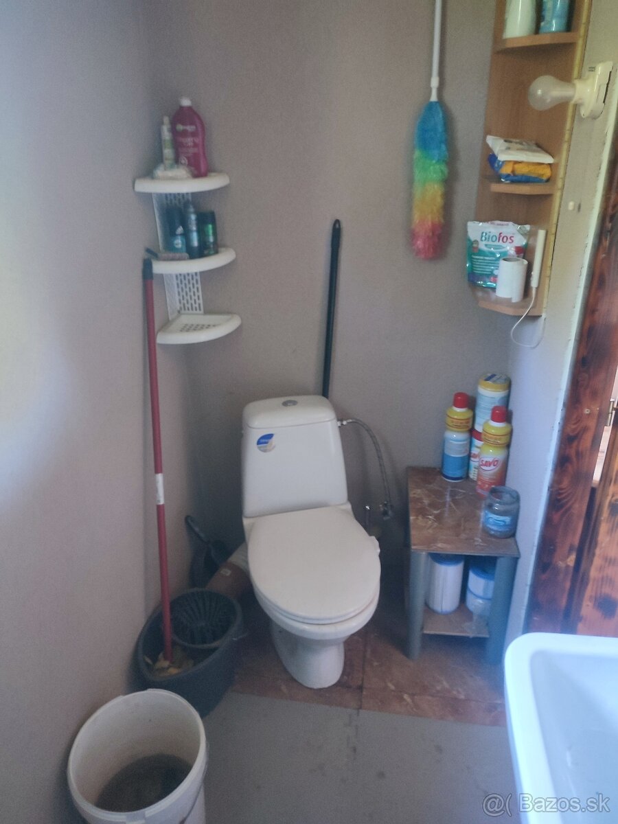 Záhrada s chatou - 5