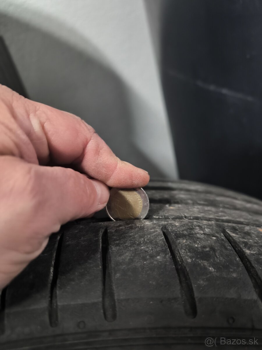 Pirelli P Zero 245/40 r19 - 5