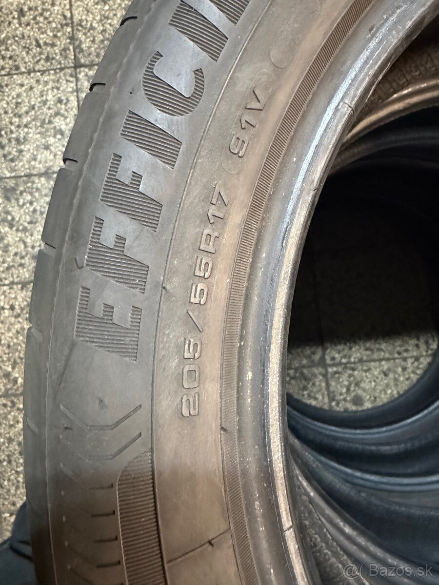 Predám letné pneu Goodyear 205/55R17 - 5