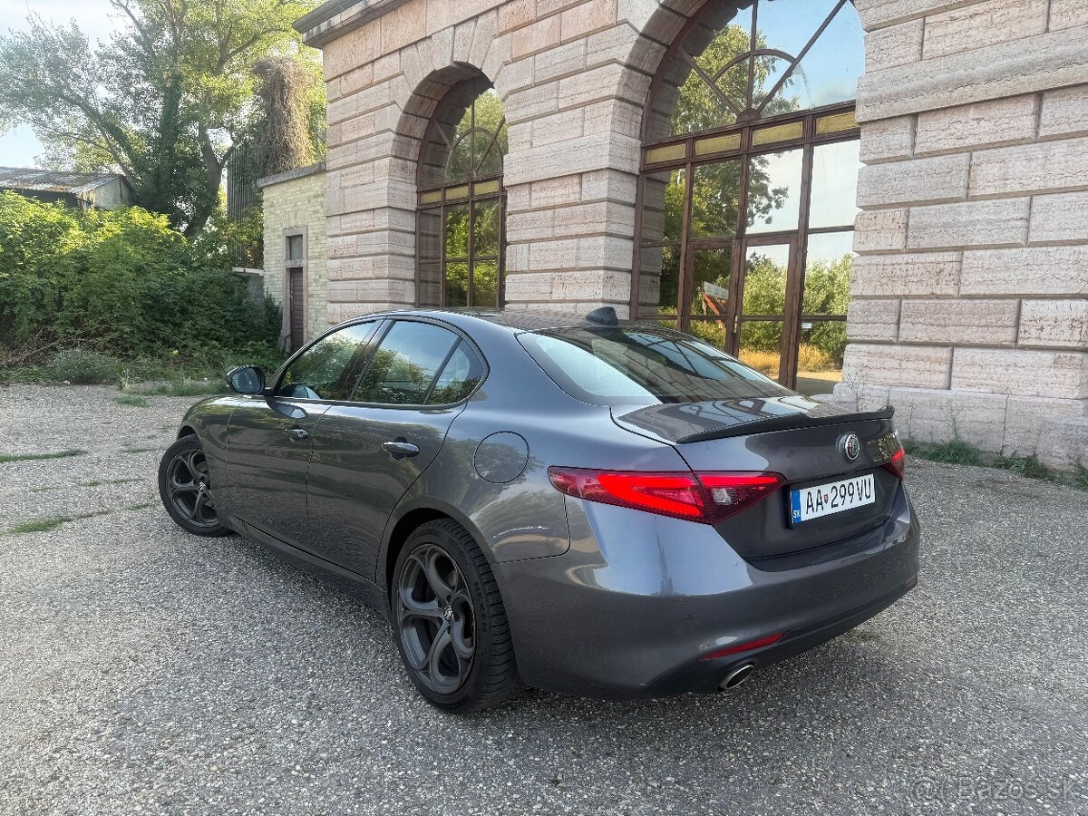 Alfa Romeo Giulia 2.2 Diesel 150 AT Super - 5