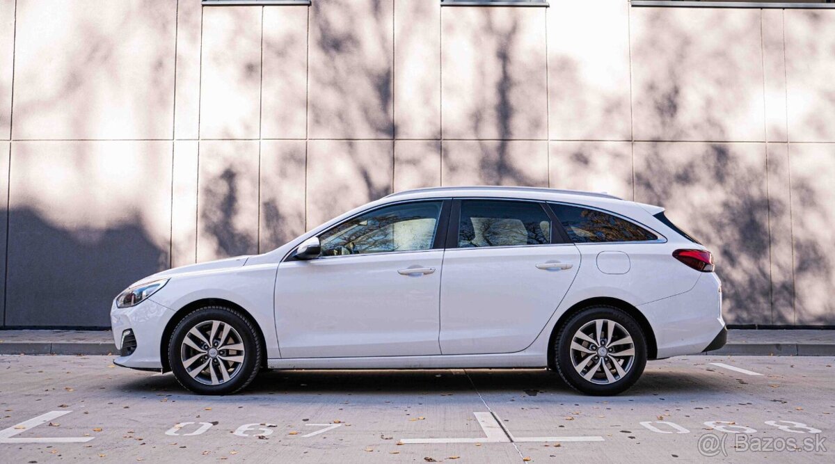 Hyundai i30 CW 1.6 CRDi Classic DTC - 5