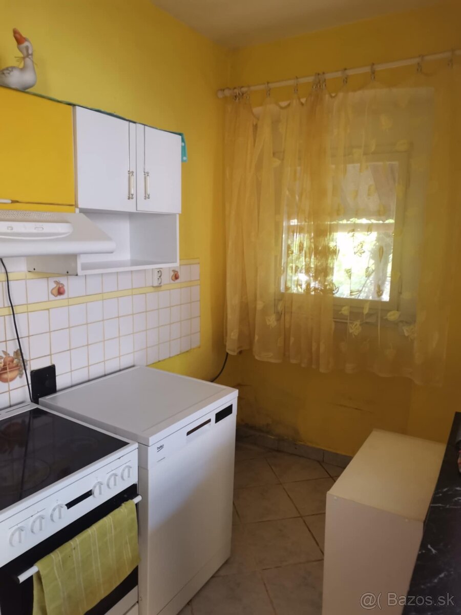 RD v Lučenci na bývanie či podnikanie - 5