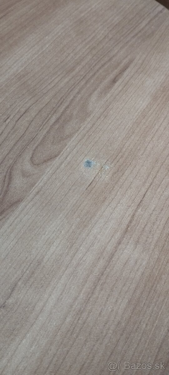 Stôl a stoličky - 5