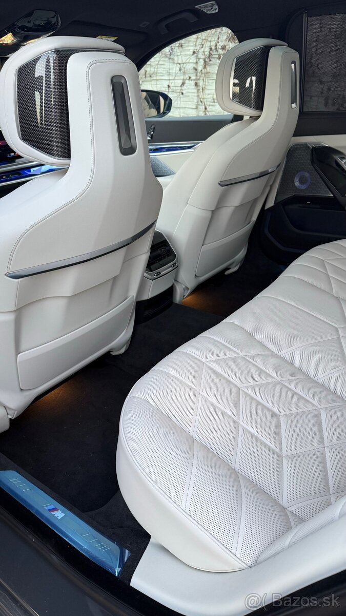 BMW i7 M70 xDrive - 5
