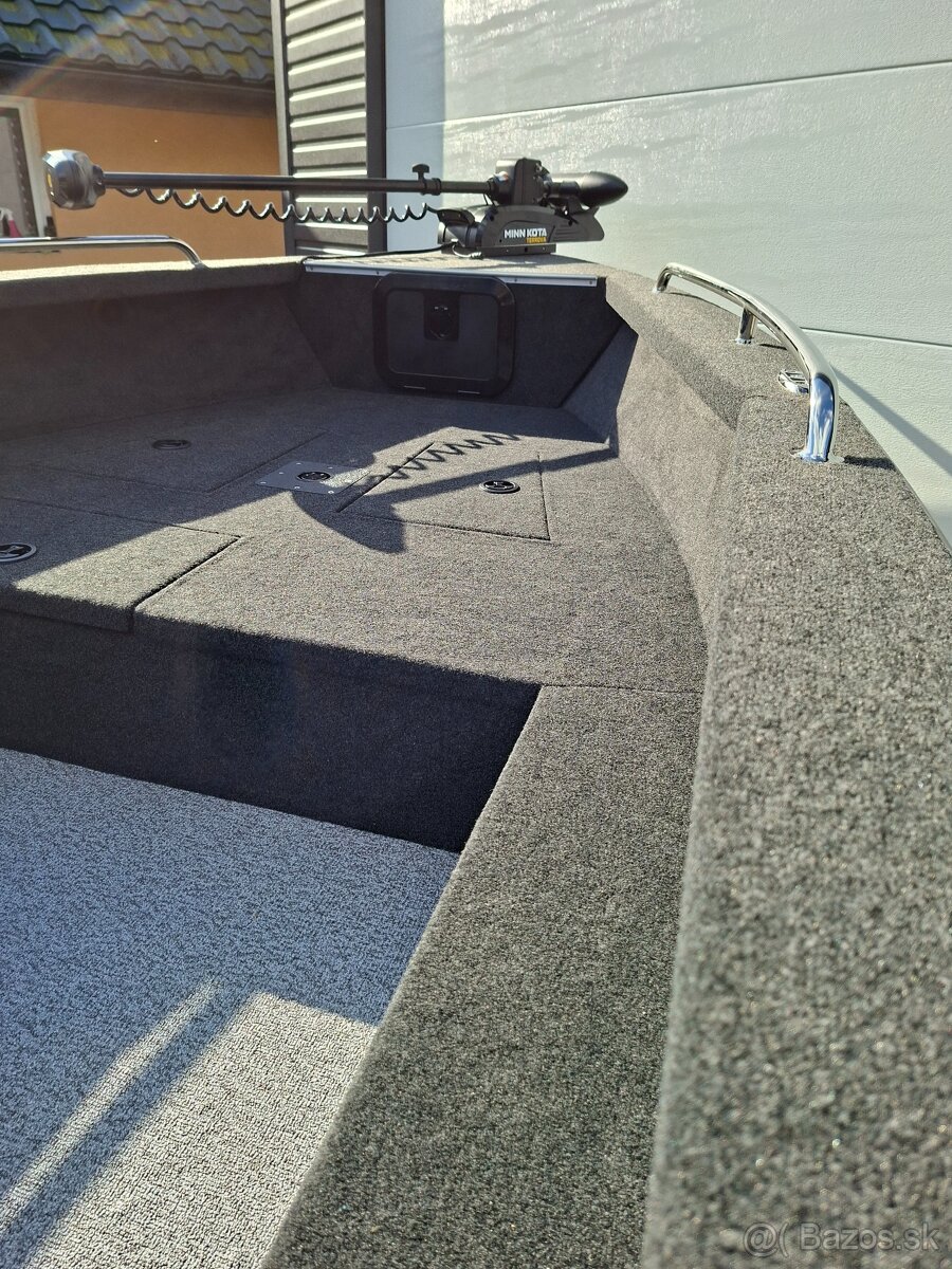 Motorový čln BREMA 450V PRO - 5