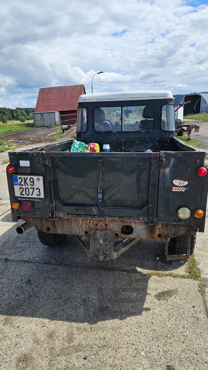 Land Rover Defender 110