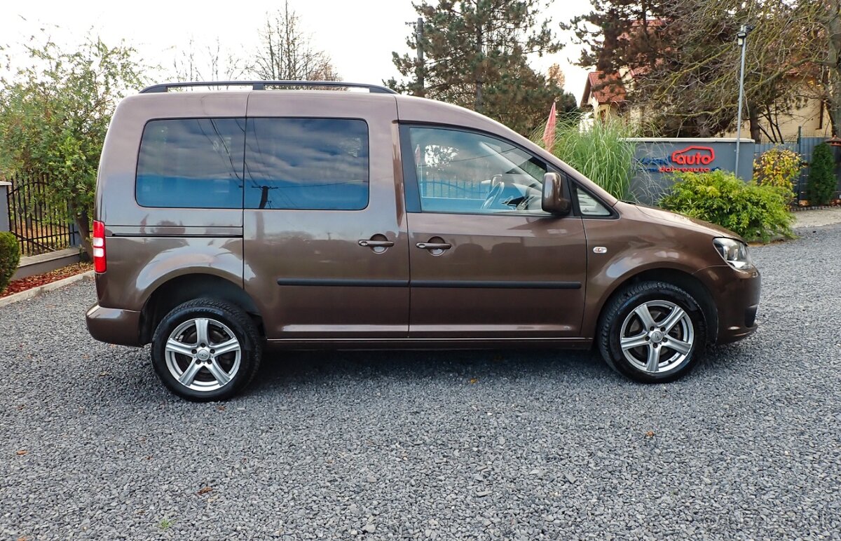 VOLKSWAGEN CADDY 2.0TDI 4x4 - 5MIEST - NAVI- VYHREV -ŤAŽNE - 5