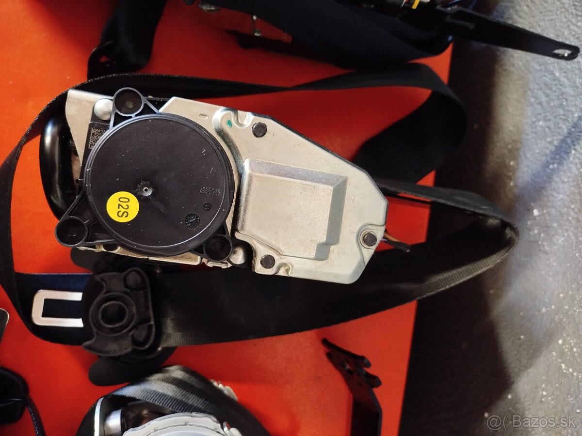 Rozpredám Passat b8 - 5