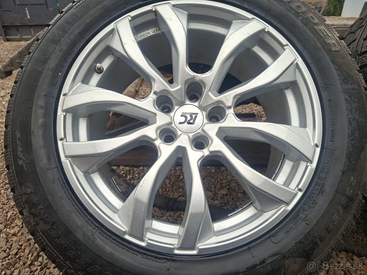 Volkswagen Škoda Audi SUV R18 - 5