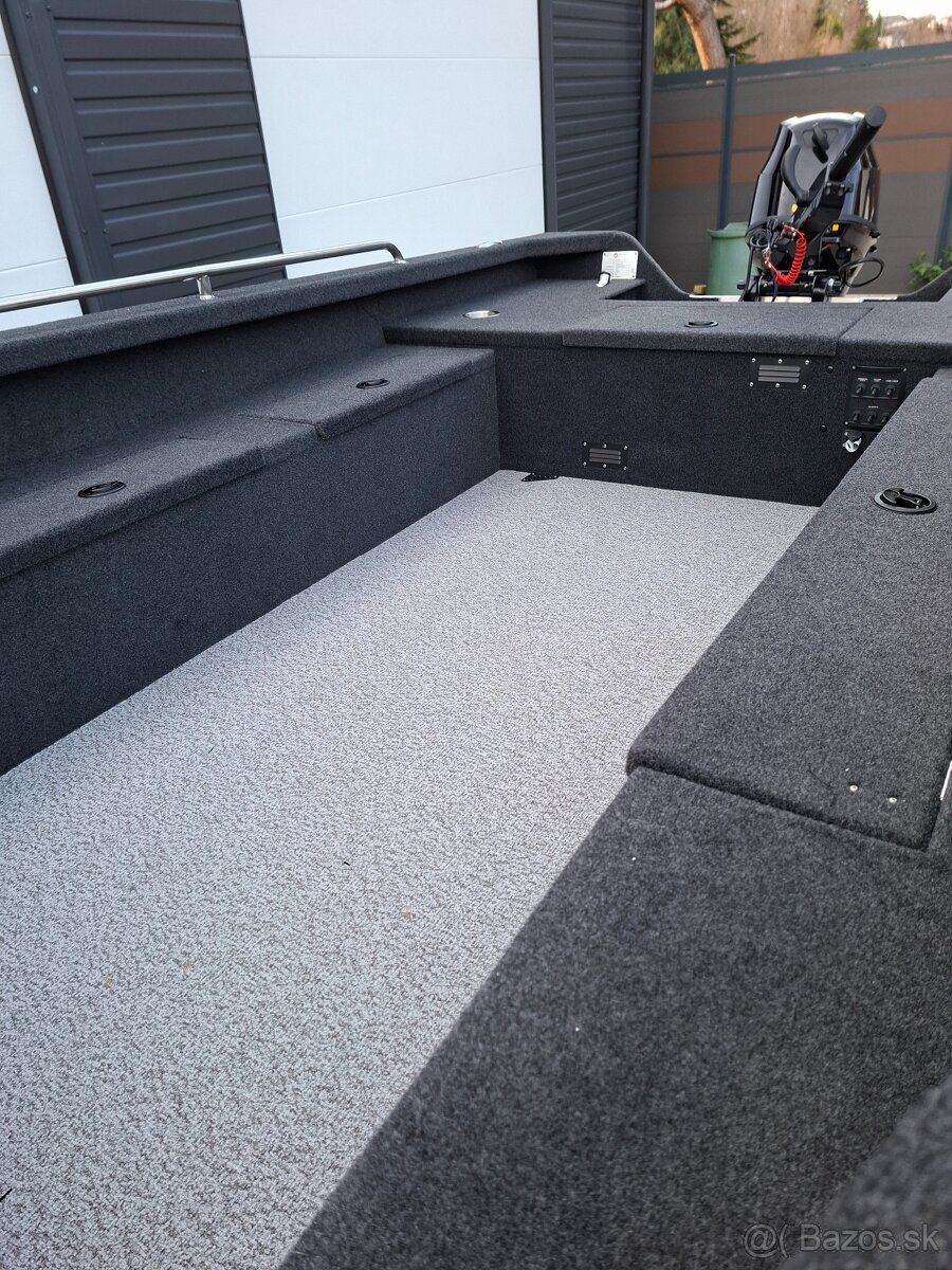 Motorový čln BREMA 435 V - 5