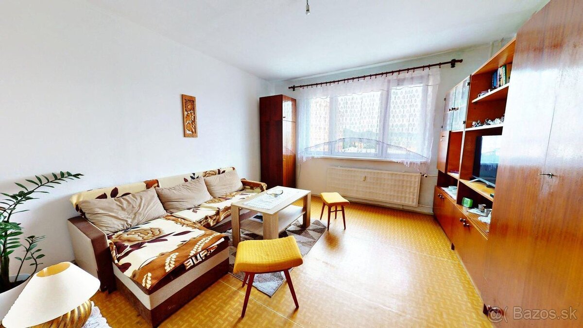 (REZERVOVANÉ) 2-IZBOVÝ BYT S LOGGIOU, KRÁSNY VÝHĽAD, 50m2, R - 5