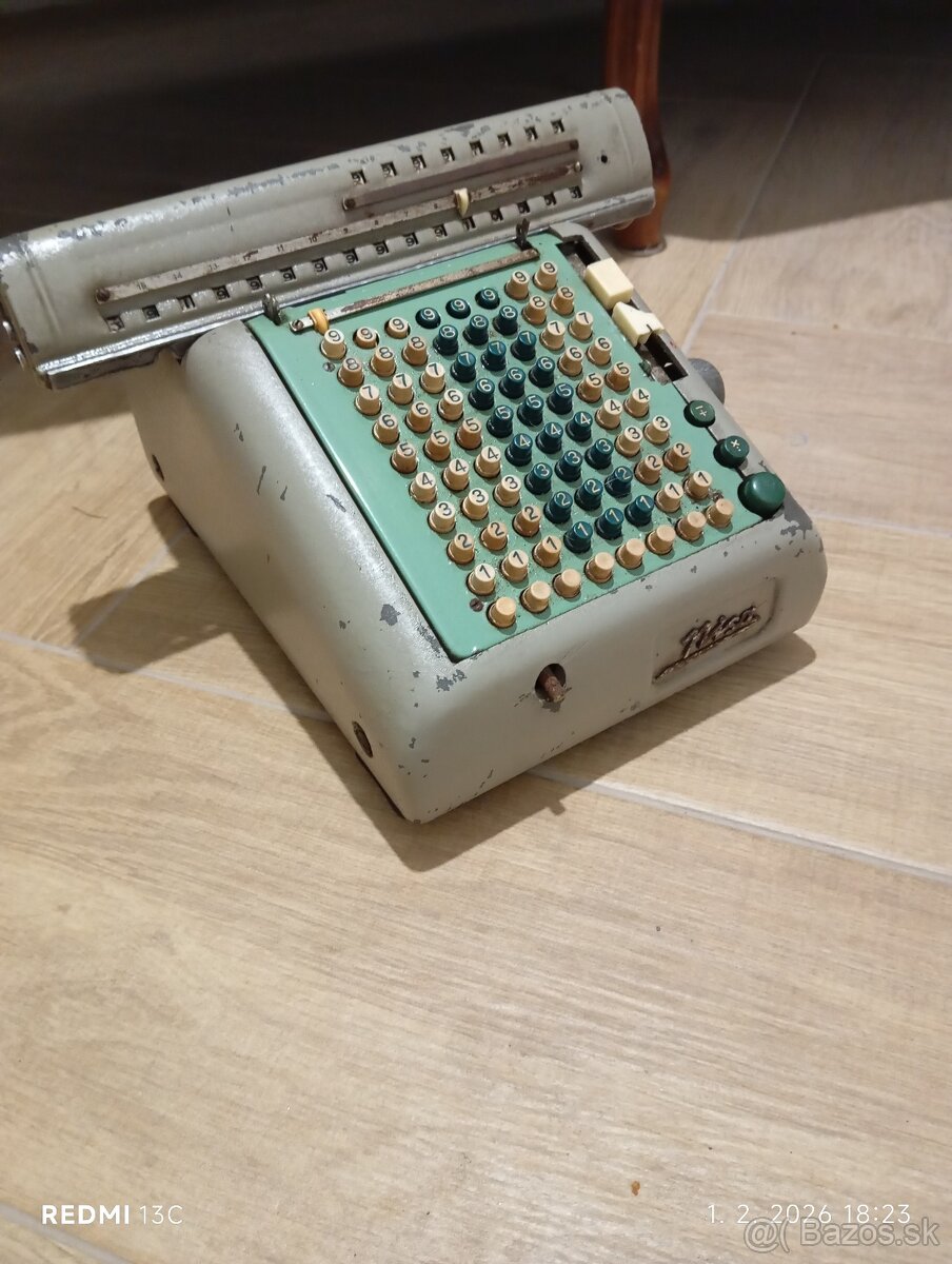 Retro kalkulačka - 5