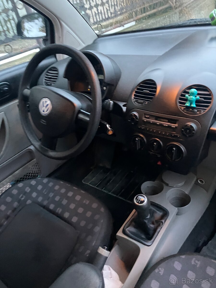 Volkwagen New Beetle - 5