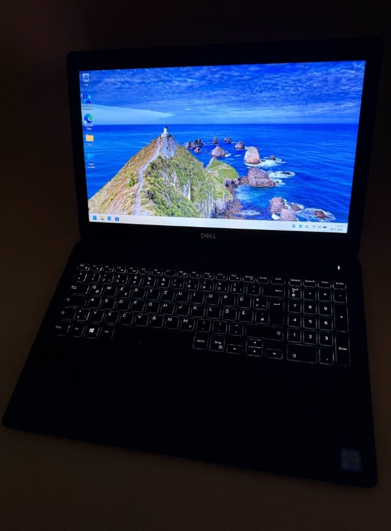 Notebook Dell Vostro 3500 i5-8265U / 8GB RAM / 256GB SSD - 5