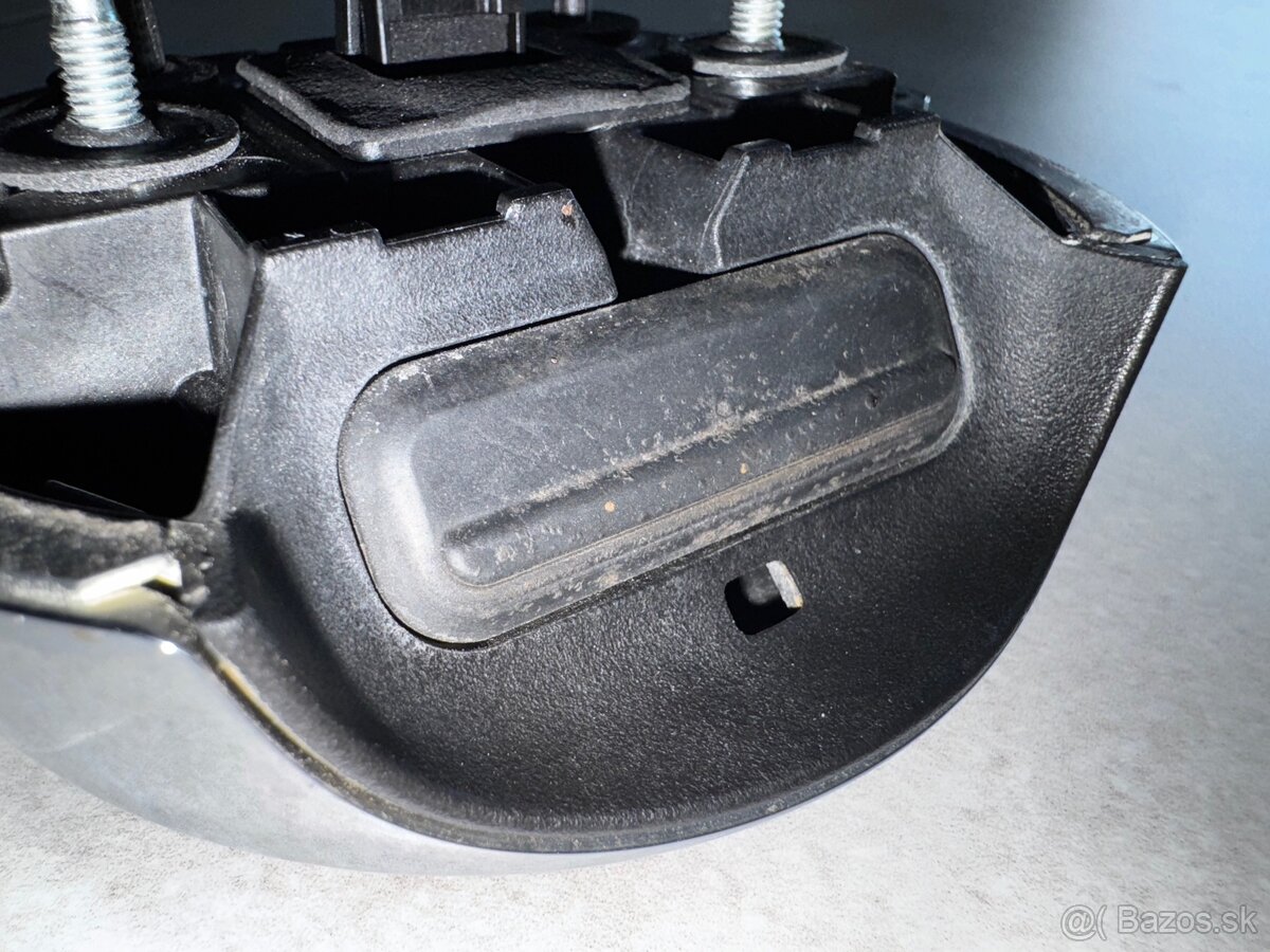 Emblém piatých dverí s logom Opel / Systém otvárania kufru - 5