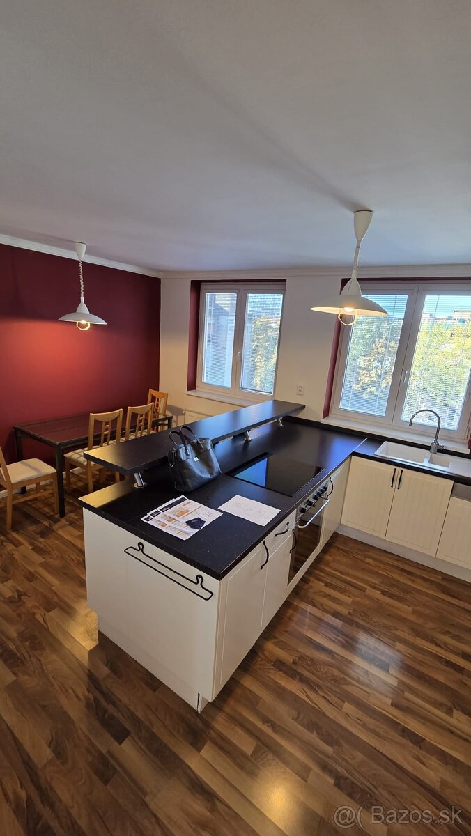 Predam starsiu IKEA kuchynu - 5